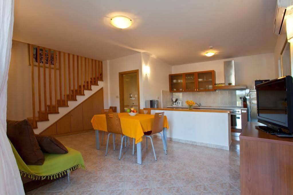 Villa Bonaca Perfect Location For A Holiday With Friends Or Family, Heated Pool Sumartin Exterior foto